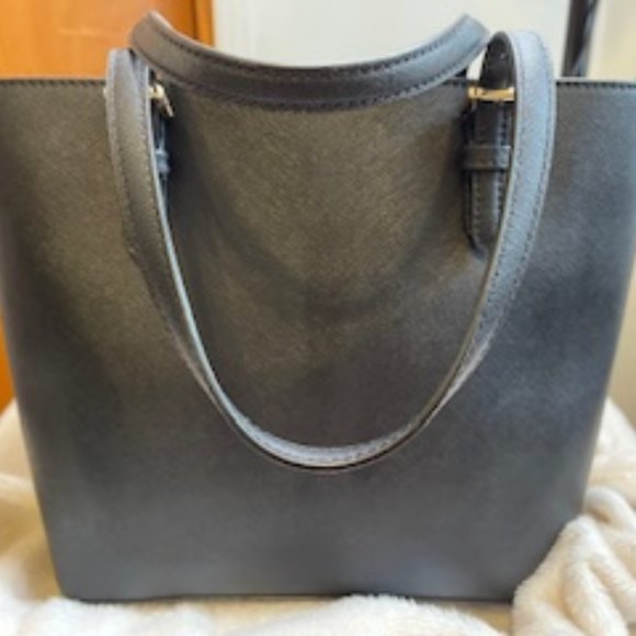 MICHAEL KORS EUC BLACK LEATHER TOTE - Picture 2 of 11